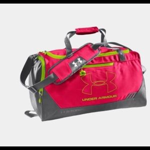 Neon Under Armour Gym/Duffle Bag 🏃🏽‍♀️👟